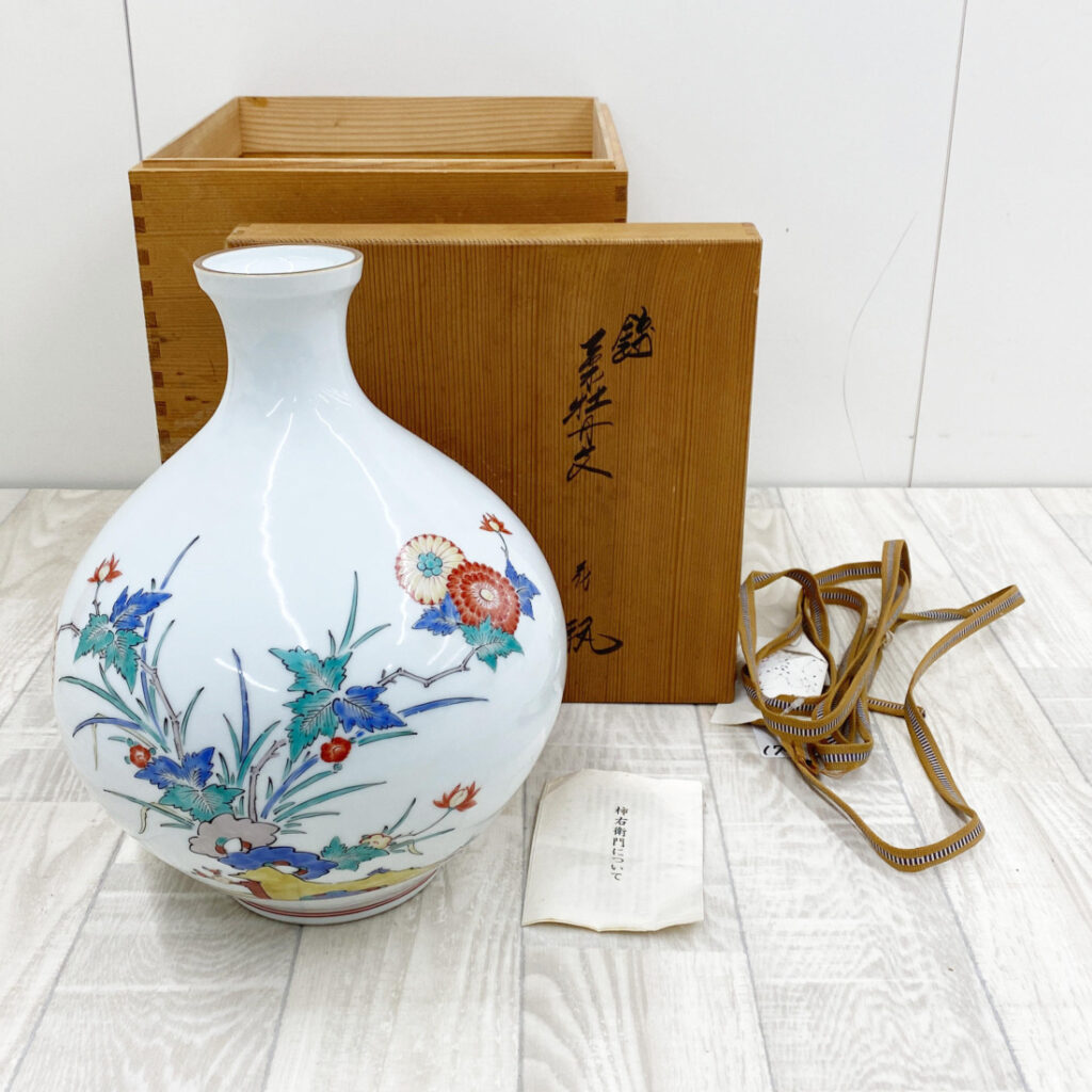 初めての骨董品売却でも安心｜「酒井田柿右衛門」の歴史と愛媛県松山市での店頭買取エピソード【買取専門店 くらや 松山店】