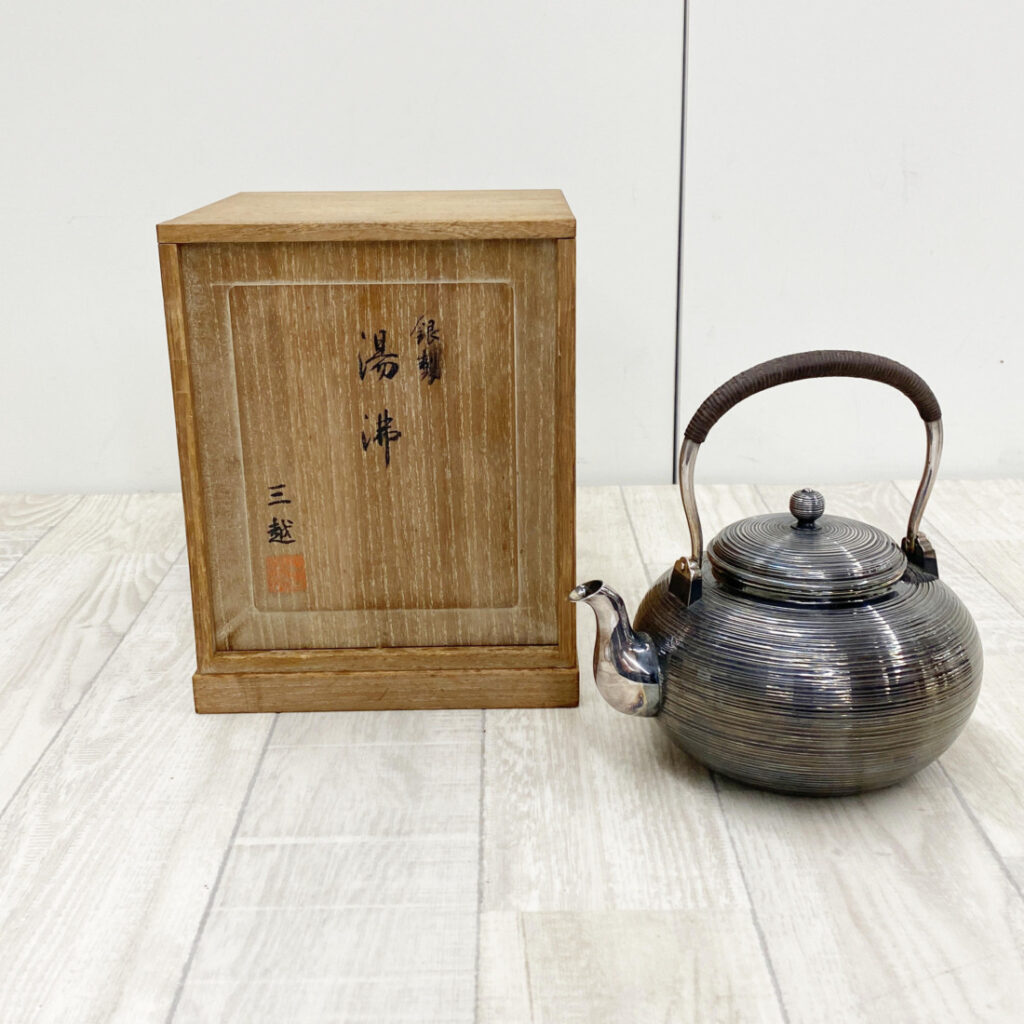 【捨てる前に見てほしい！】銀瓶・銀茶托の査定基準と高価買取のコツ──松山市で銀製の骨董品を売るなら【買取専門店 くらや 松山店】