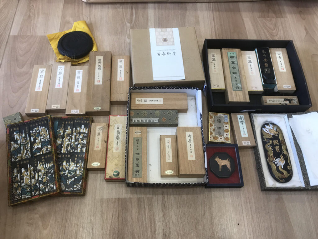 〈書道具〉の買取は札幌市にある【買取専門店 くらや 札幌南店】にお任せくださいませ！