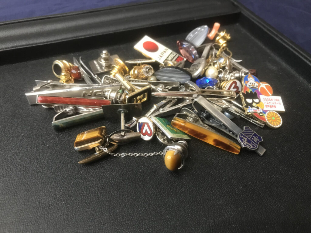 貴金属のアクセサリーだけではなく〈イミテーションのアクセサリー〉も買取強化中です！札幌市の【買取専門店 くらや 札幌南店】へ！