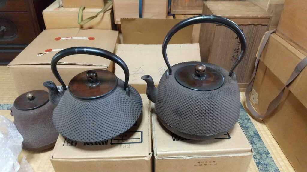 【茶道具の価値、眠らせていませんか？】譲り受けた品でも安心の査定！茶道具を売るなら「買取専門店 くらや 松山店」にお任せください！