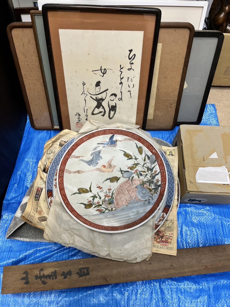 持ち運べない大切な品も安心｜実家整理には出張買取という選択肢を｜出張買取のことなら、買取専門店 くらや 松山店にお任せください