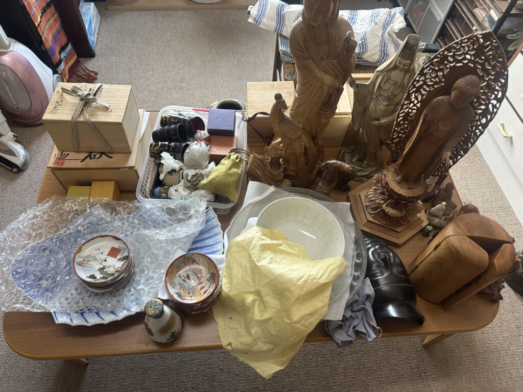 遺品整理や生前整理などで売却をお考えの方は、道内どこでも出張買取が可能な当店にお任せください！札幌市【買取専門店 くらや 札幌南店】