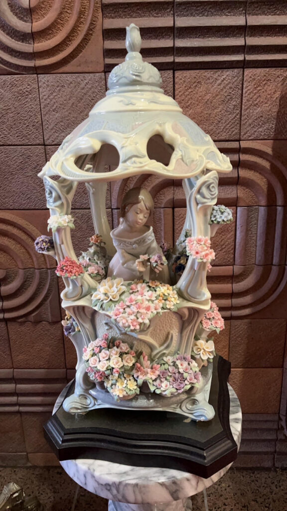 リヤドロの魅力とは？陶磁器人形の買取は札幌市【買取専門店 くらや 札幌南店】へ！