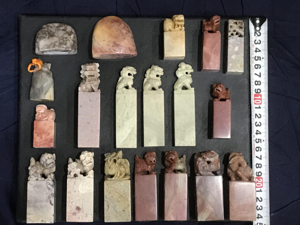 書道具にはどのようなものがあるのでしょうか？書道具の高価買取は札幌市の【買取専門店 くらや 札幌南店】へ！